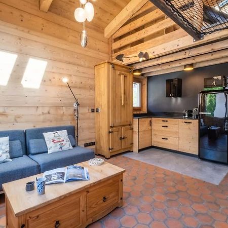 Chalet Racar Pour 4 Personnes, Centre Ville Et Vue Sur La Montagne Chamonix Exterior photo