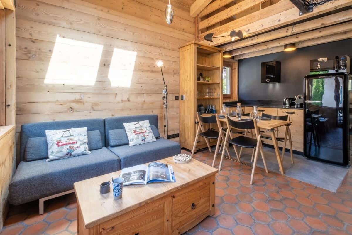 Chalet Racar Pour 4 Personnes, Centre Ville Et Vue Sur La Montagne Chamonix Exterior photo